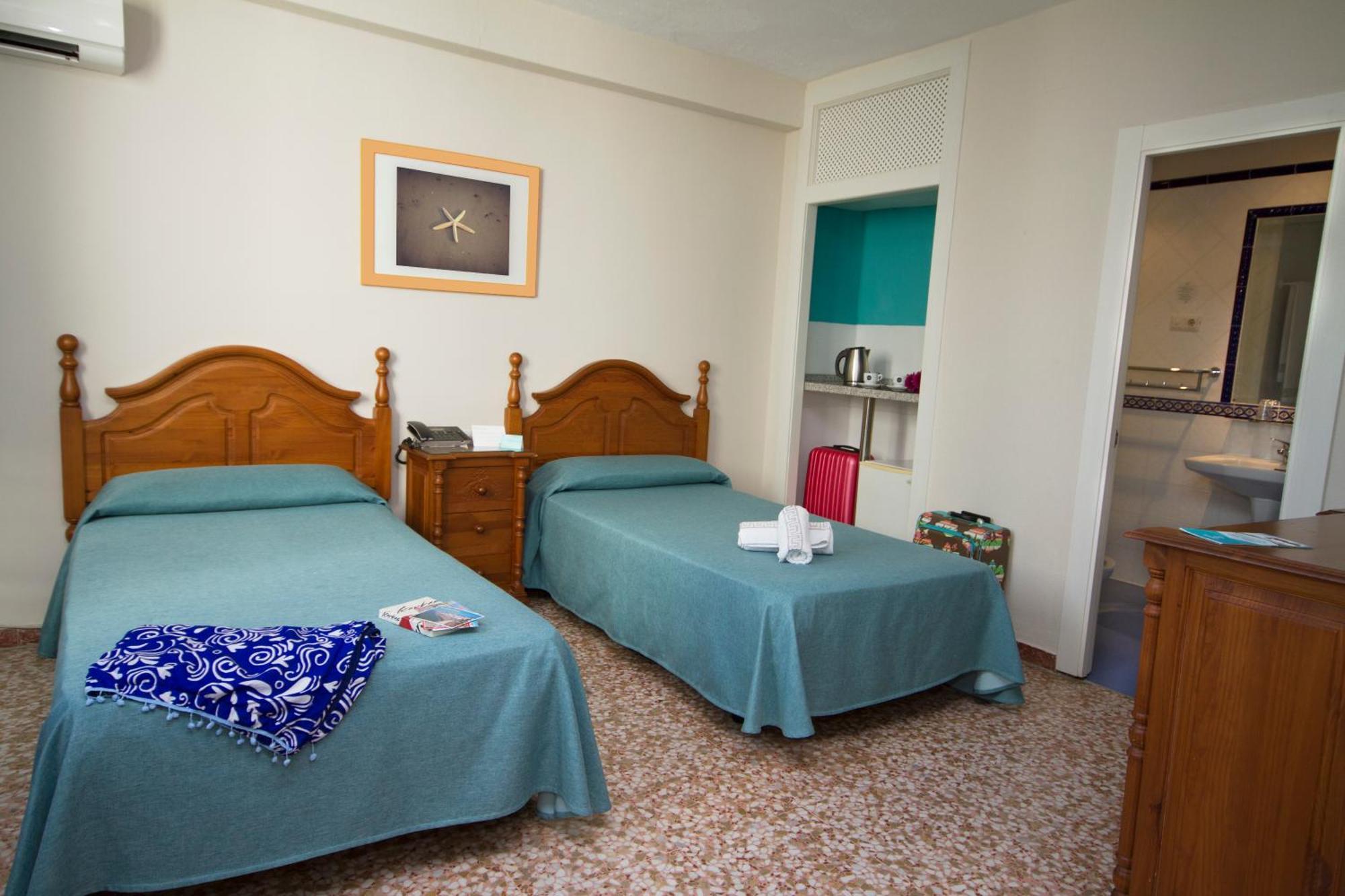 Hotel Mediterraneo Carihuela Torremolinos Exterior foto